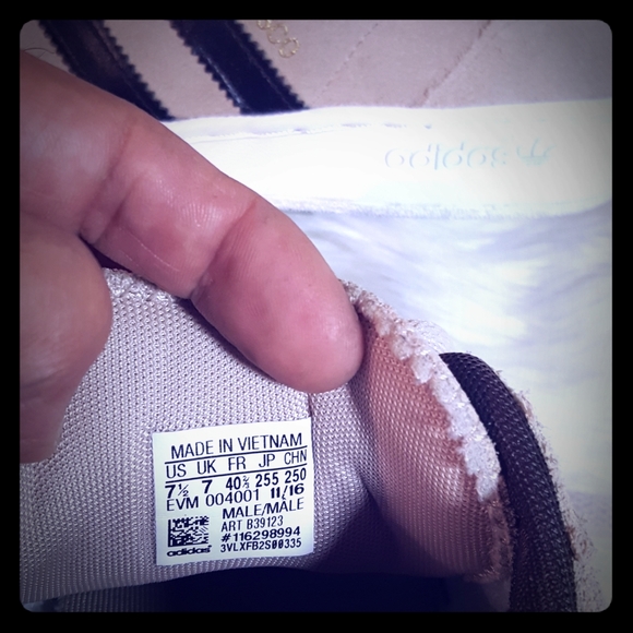 Adidas - Picture 2 of 8